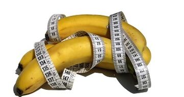 Banana in centimeter kot imitacija povečanja penisa