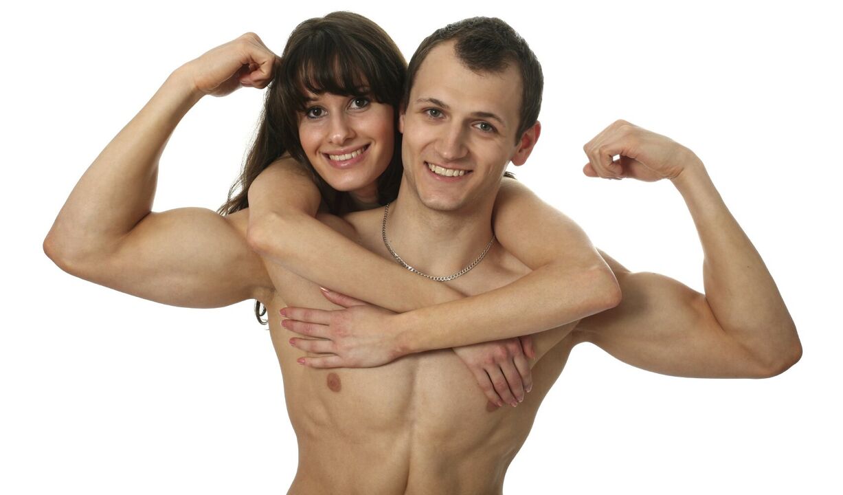 ženska z moškim s povečanjem penisa